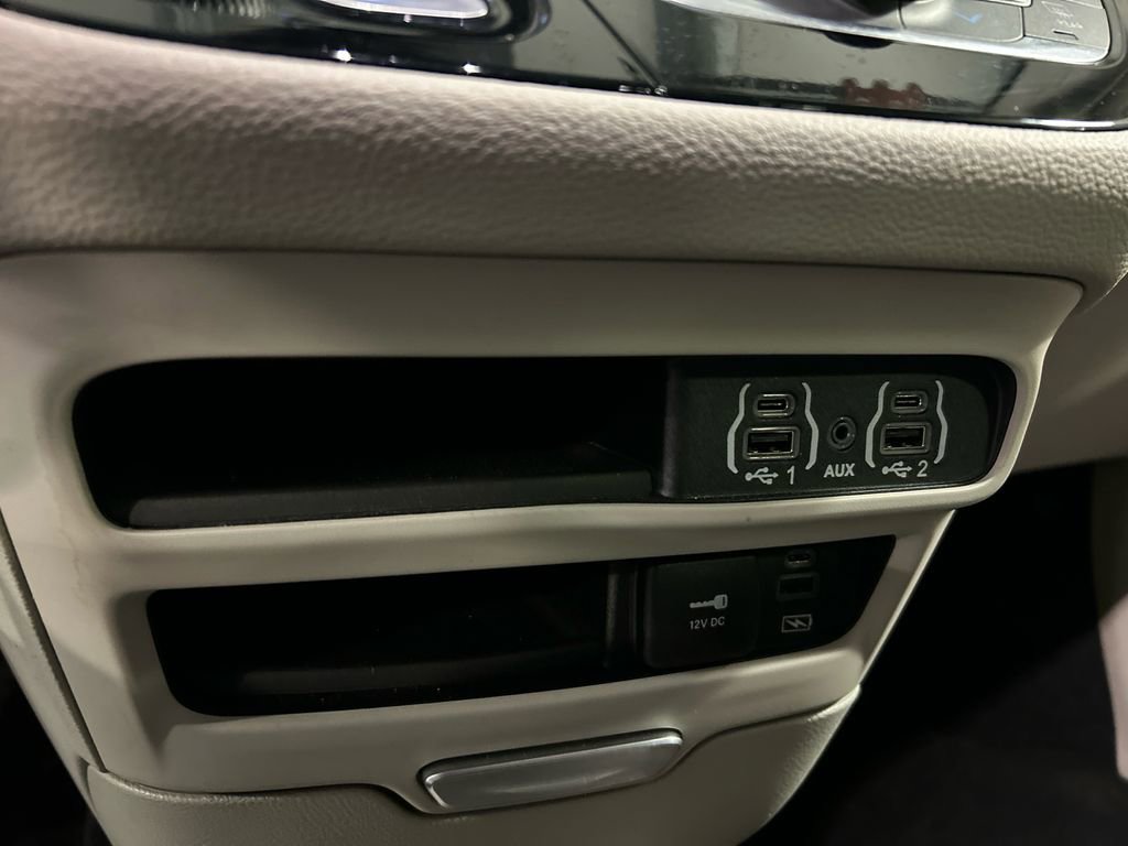 Used 2022 Chrysler Pacifica Touring-L image 21