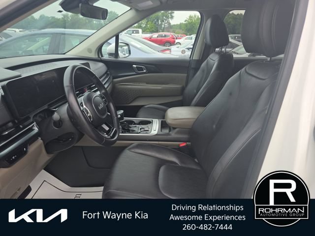 Certified 2025 Kia Carnival FWD image 10