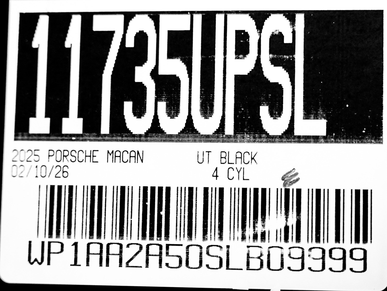 Certified 2025 Porsche Macan image 30