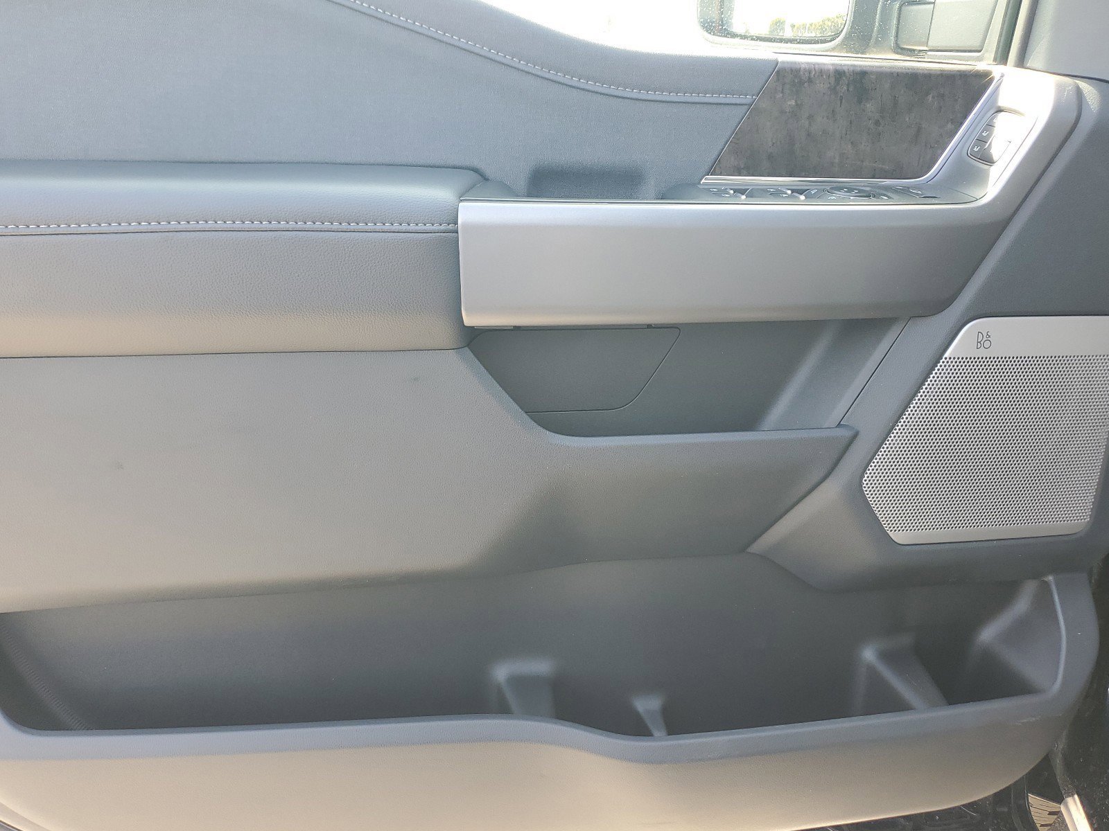 New 2025 Ford F350 Lariat w/ Lariat Ultimate Package image 11