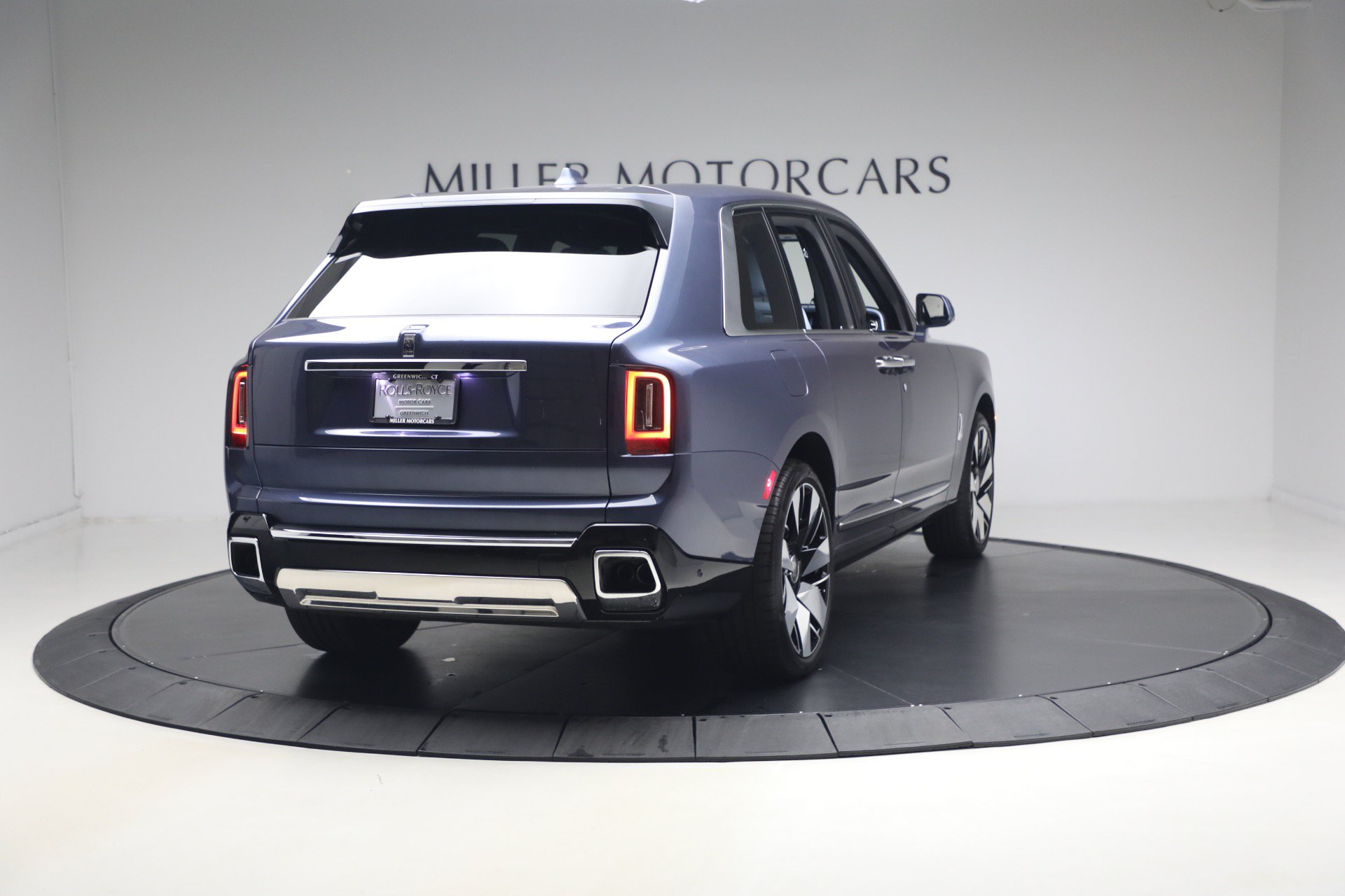 Certified 2025 Rolls-Royce Cullinan AWD/4WD image 6