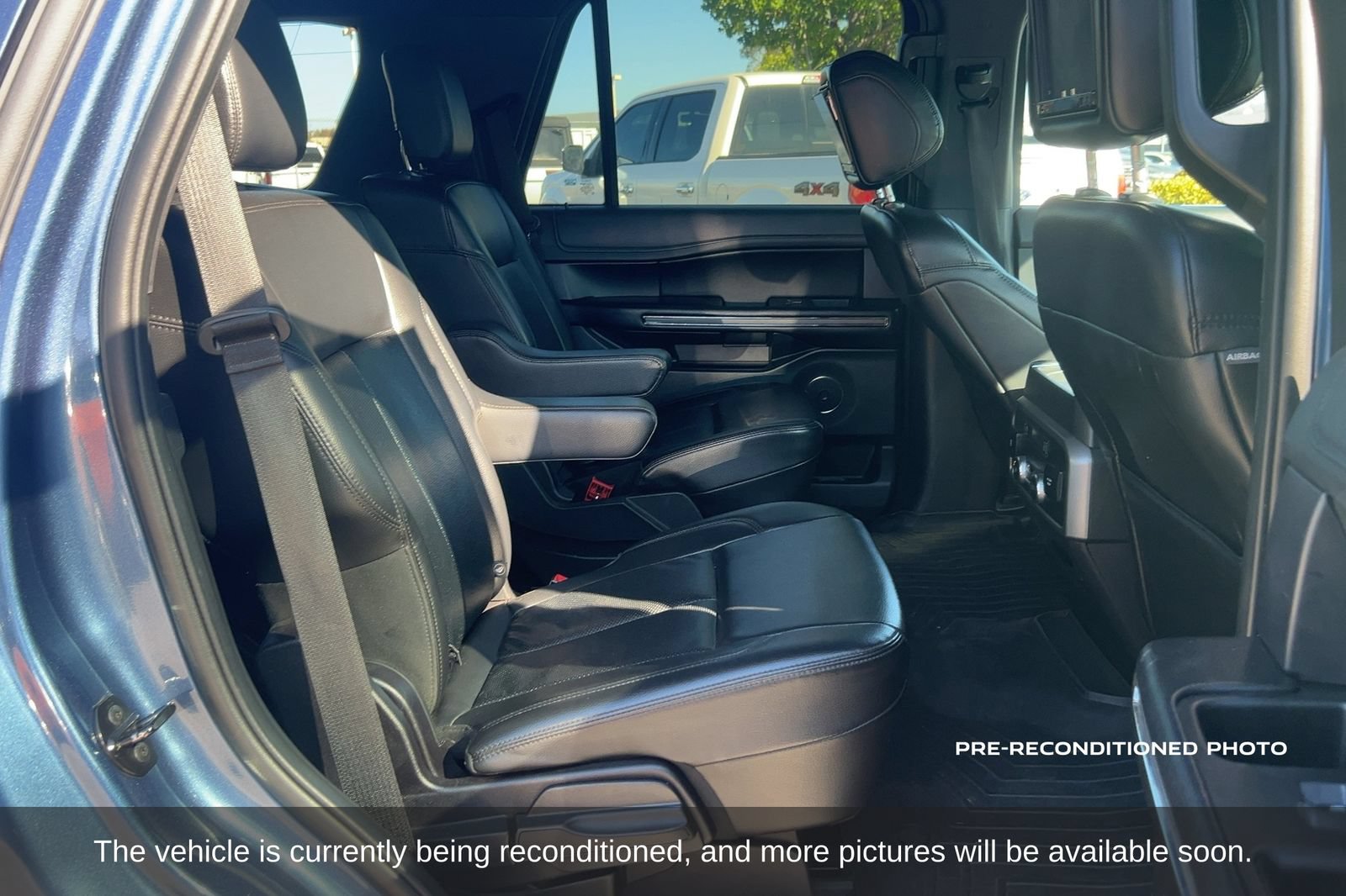 Used 2020 Ford Expedition XLT w/ Equipment Group 202A RWD image 15