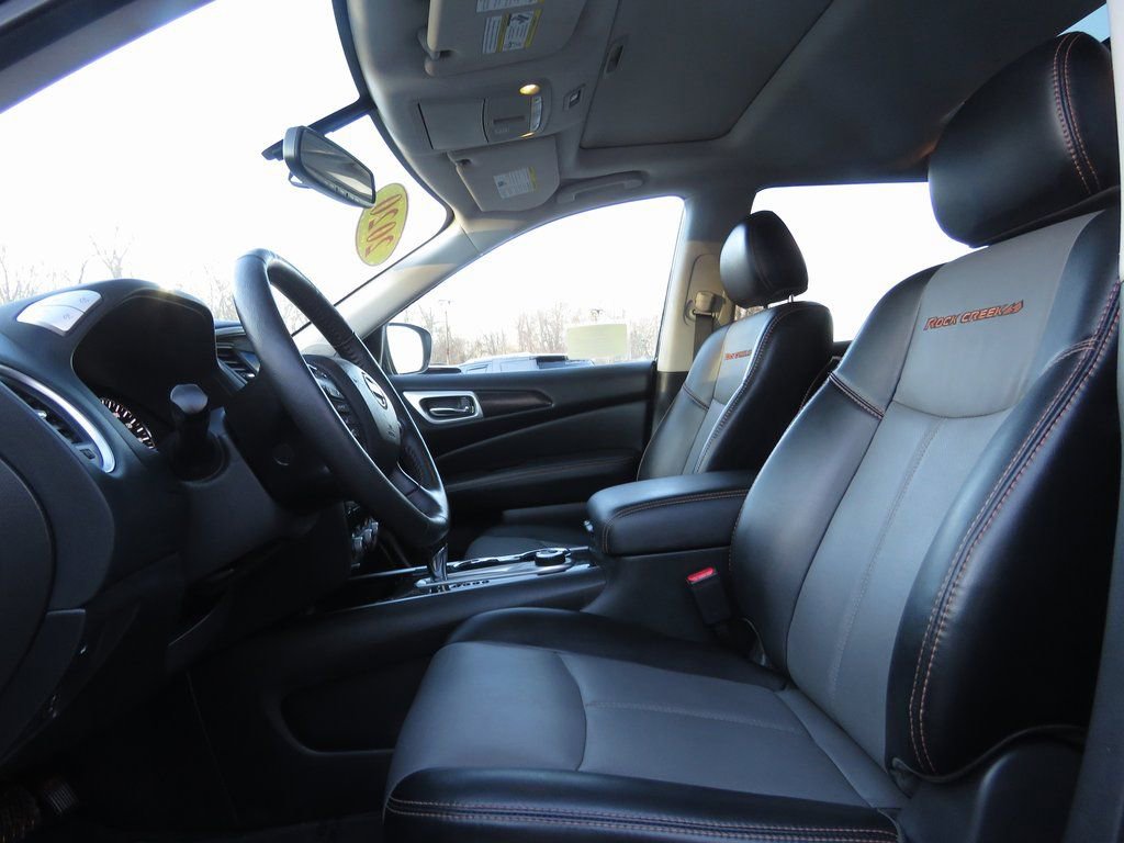 Used 2020 Nissan Pathfinder SL image 11