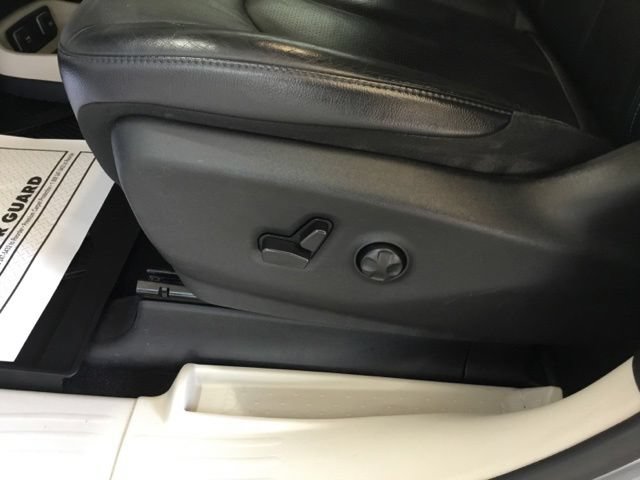 Used 2021 Chrysler Pacifica Touring-L FWD image 24