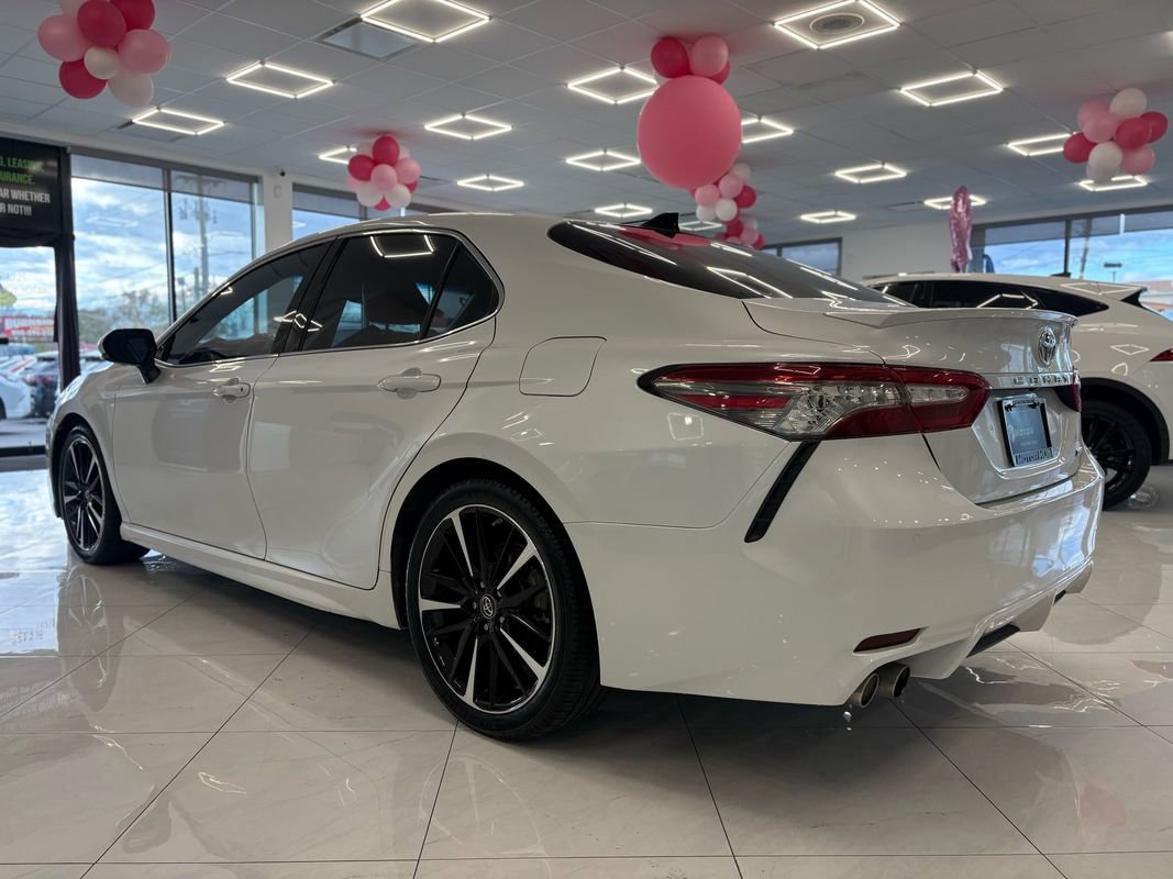 Used 2019 Toyota Camry XSE image 10
