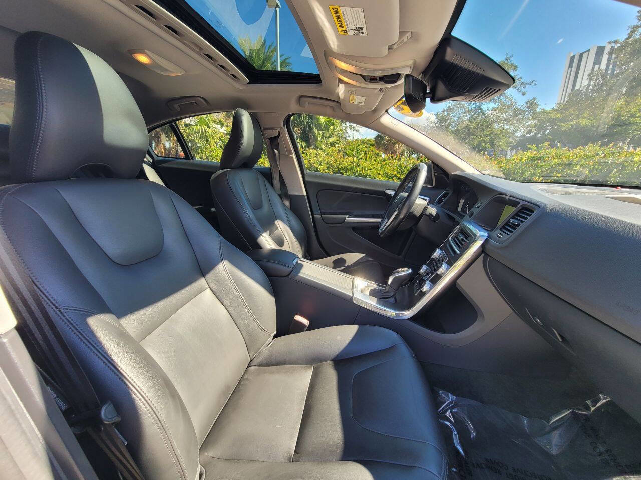 Used 2015 Volvo S60 T5 Platinum image 15