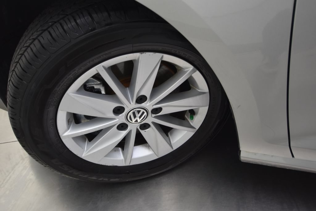 Used 2016 Volkswagen Golf S FWD image 34
