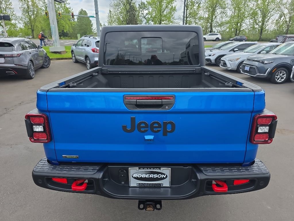 Certified 2022 Jeep Gladiator Sport AWD/4WD image 4