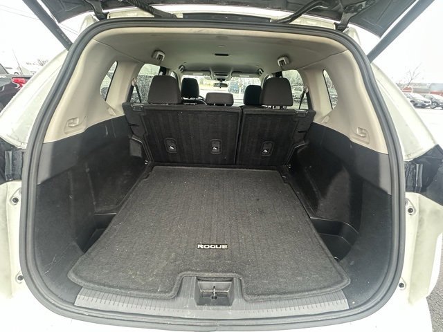 Used 2024 Nissan Rogue SV image 38