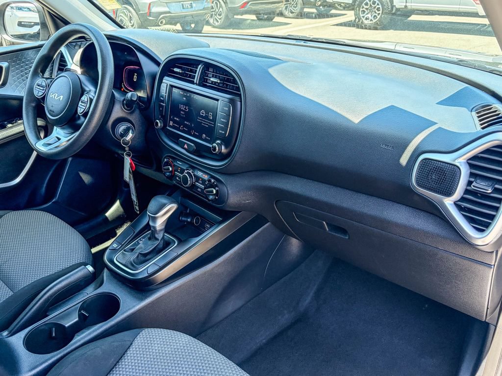 Used 2024 Kia Soul LX w/ Option Group 015 FWD image 31