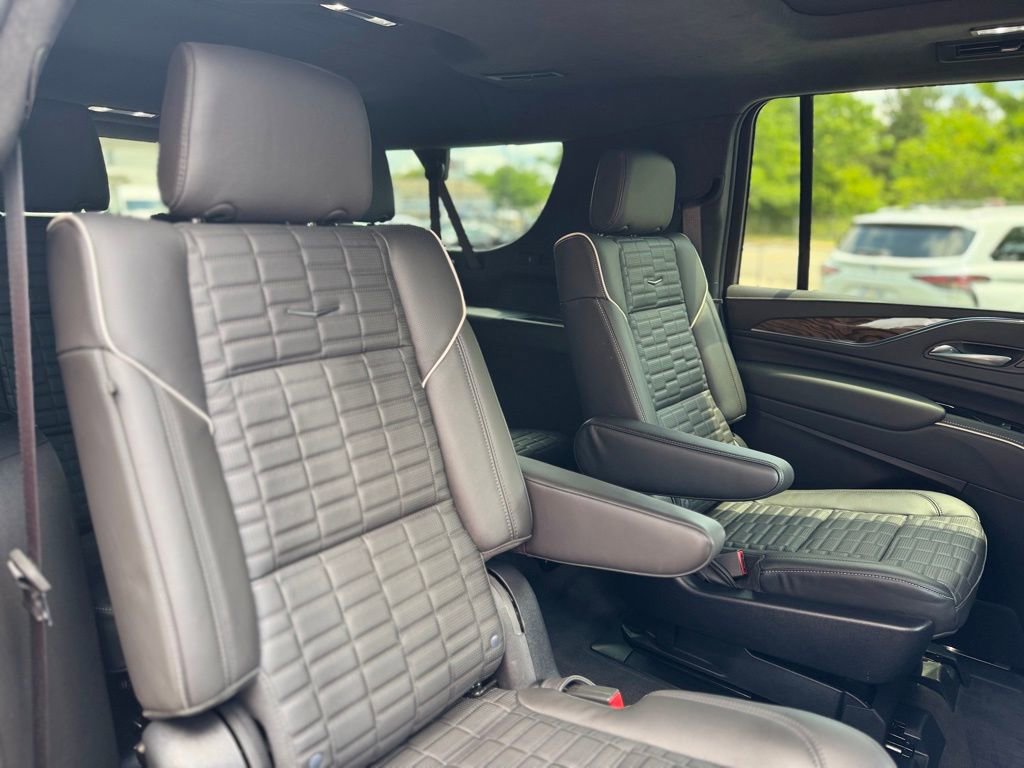 Used 2024 Cadillac Escalade ESV Sport Platinum w/ LPO, ONYX Package image 38