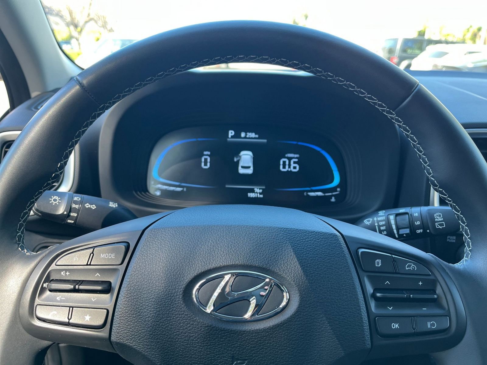 Used 2025 Hyundai Venue SEL image 27