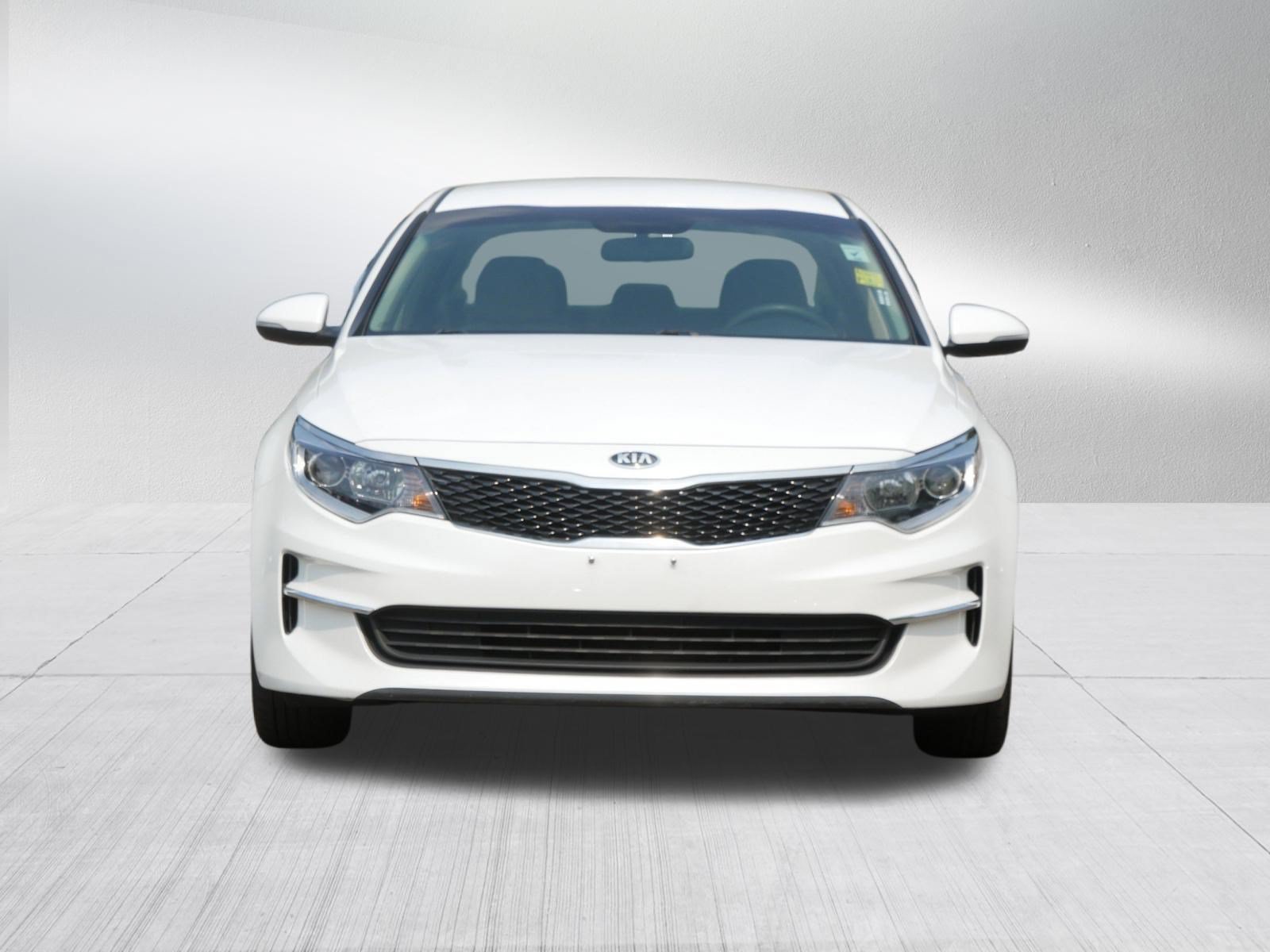 Used 2018 Kia Optima LX FWD image 2