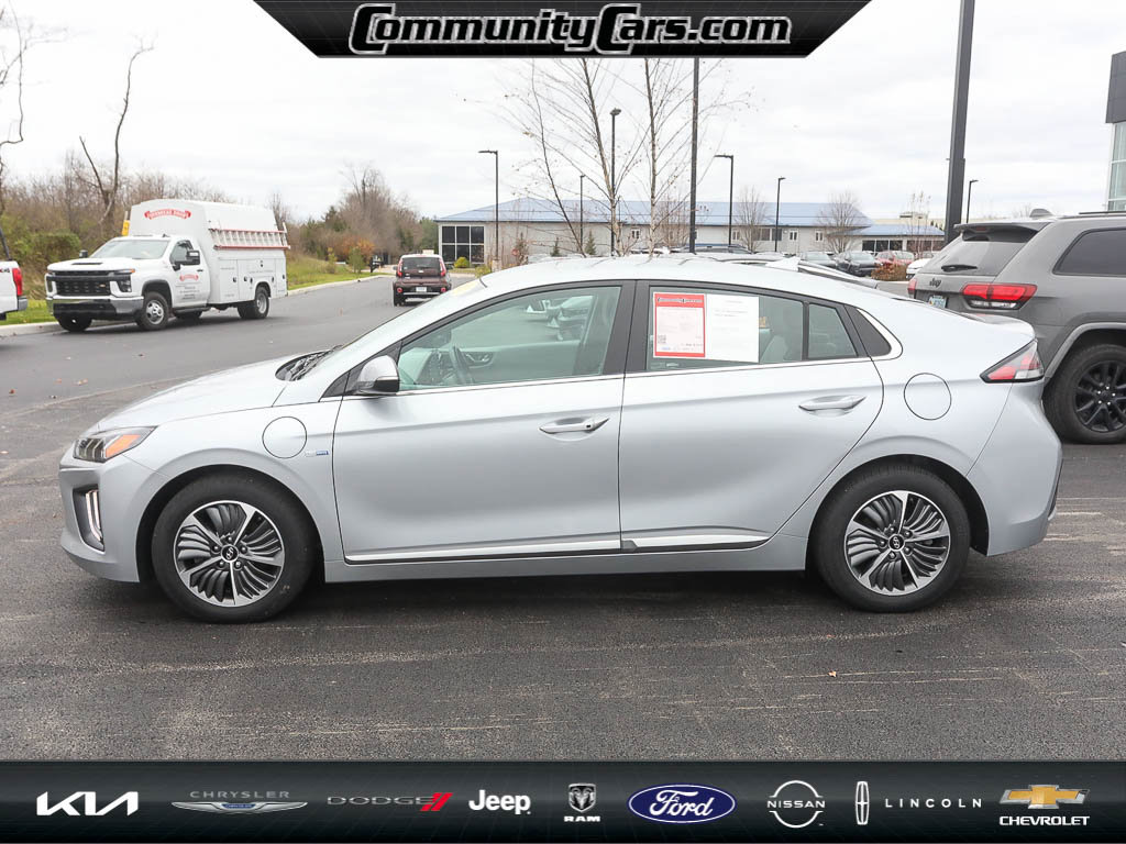 Used 2020 Hyundai Ioniq SEL image 3