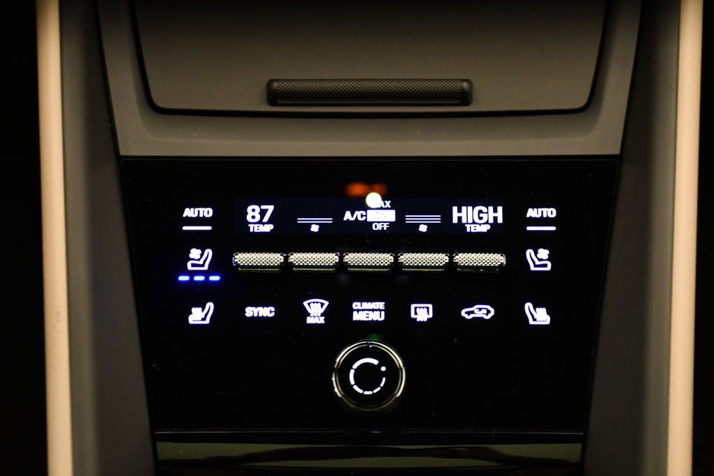 Used 2025 Porsche Macan 4S Electric image 33