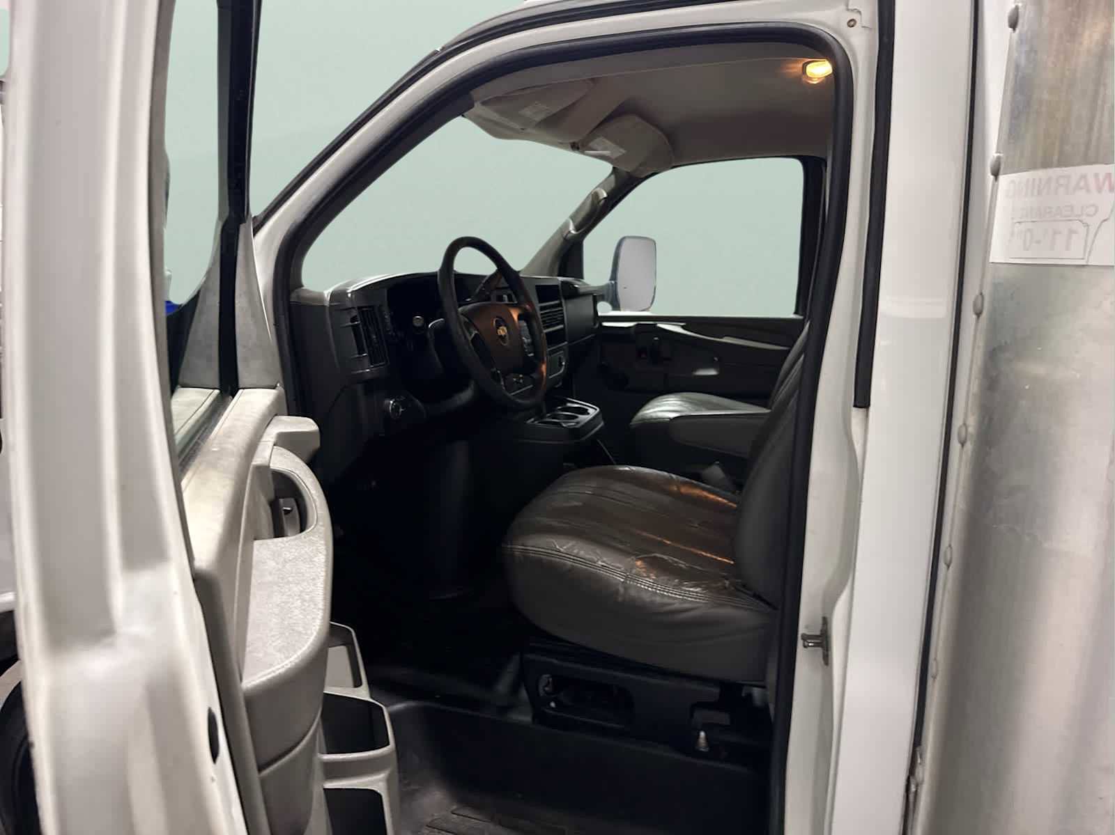 Used 2012 Chevrolet Express 3500 Extended image 9