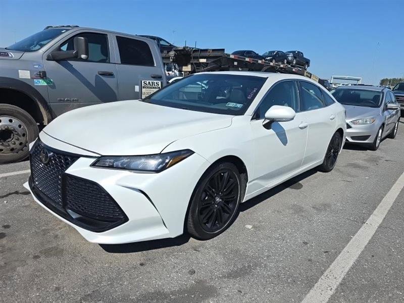Used 2019 Toyota Avalon XSE w/ All Weather Liner Package image 4