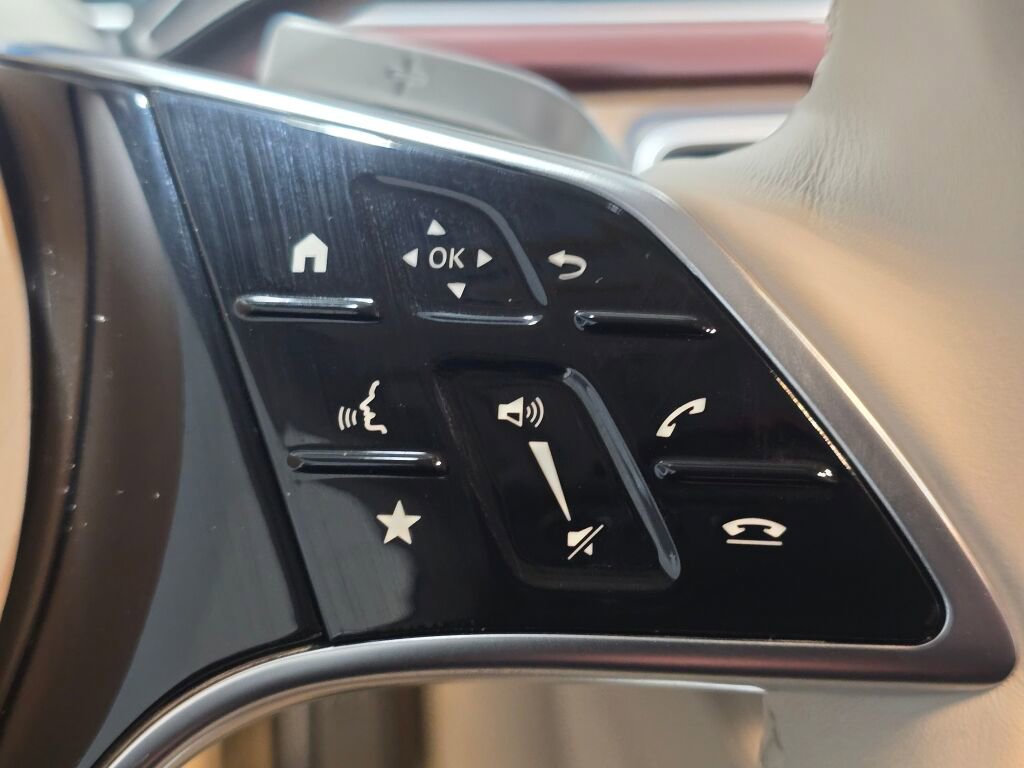 Used 2025 Mercedes-Benz Maybach GLS 600 4MATIC image 31