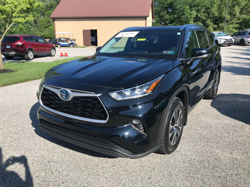 Certified 2020 Toyota Highlander XLE AWD/4WD image 4