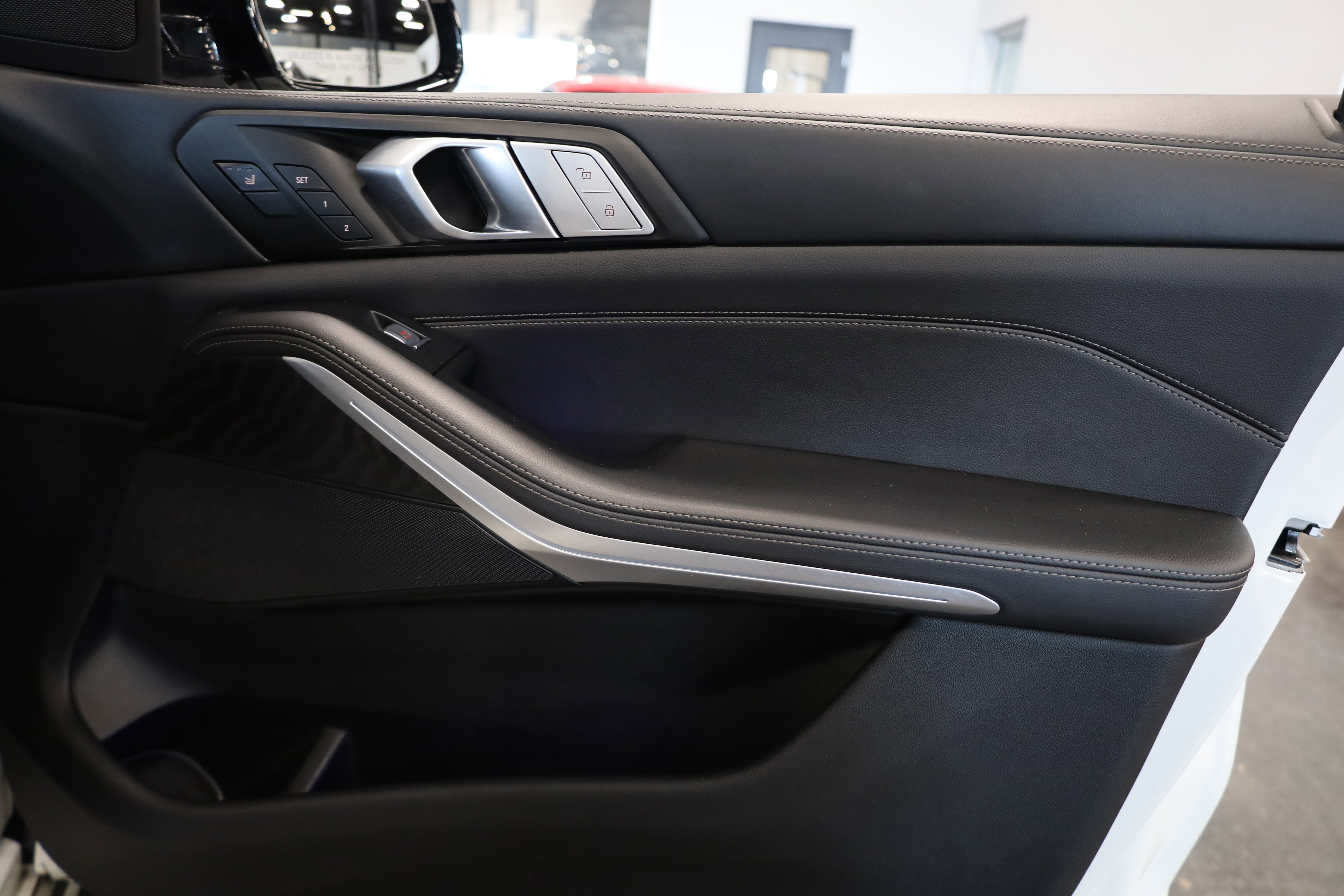 Used 2022 BMW X7 xDrive40i w/ M Sport Package image 43