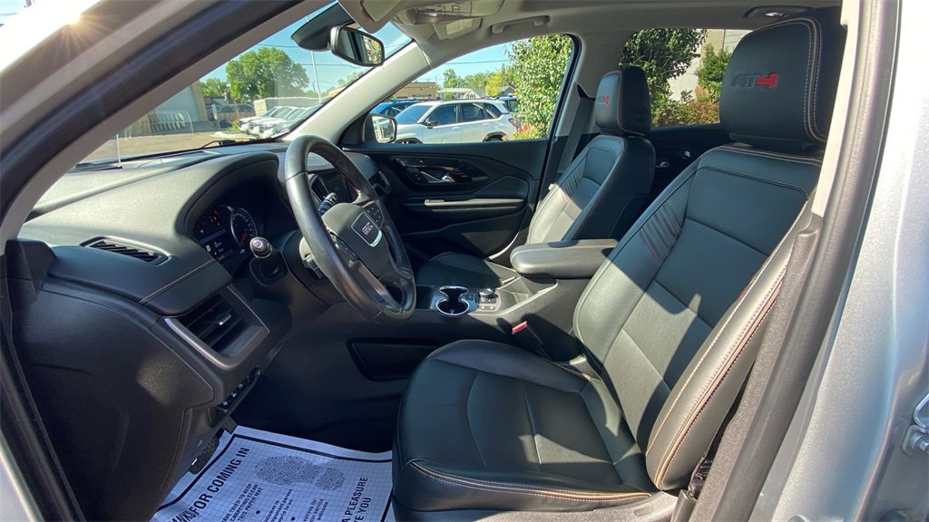 Used 2022 GMC Terrain AT4 image 31