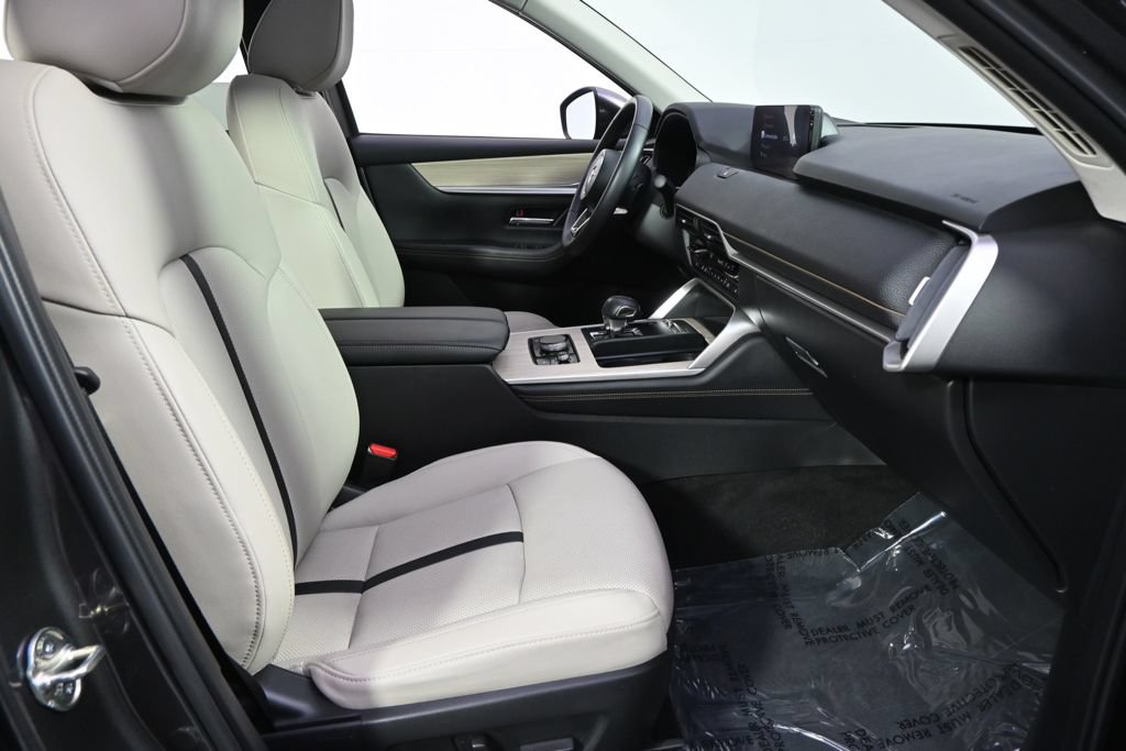 Certified 2024 MAZDA CX-90 Plug-In Hybrid w/ Preferred AWD/4WD image 16