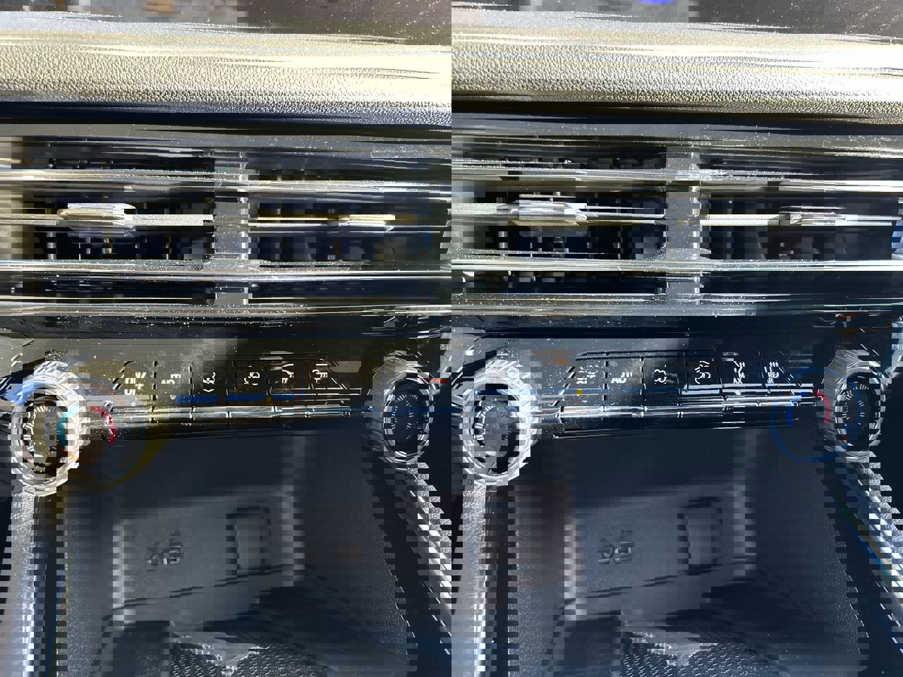 New 2026 Chevrolet Traverse LT w/ Midnight/Sport Edition image 33