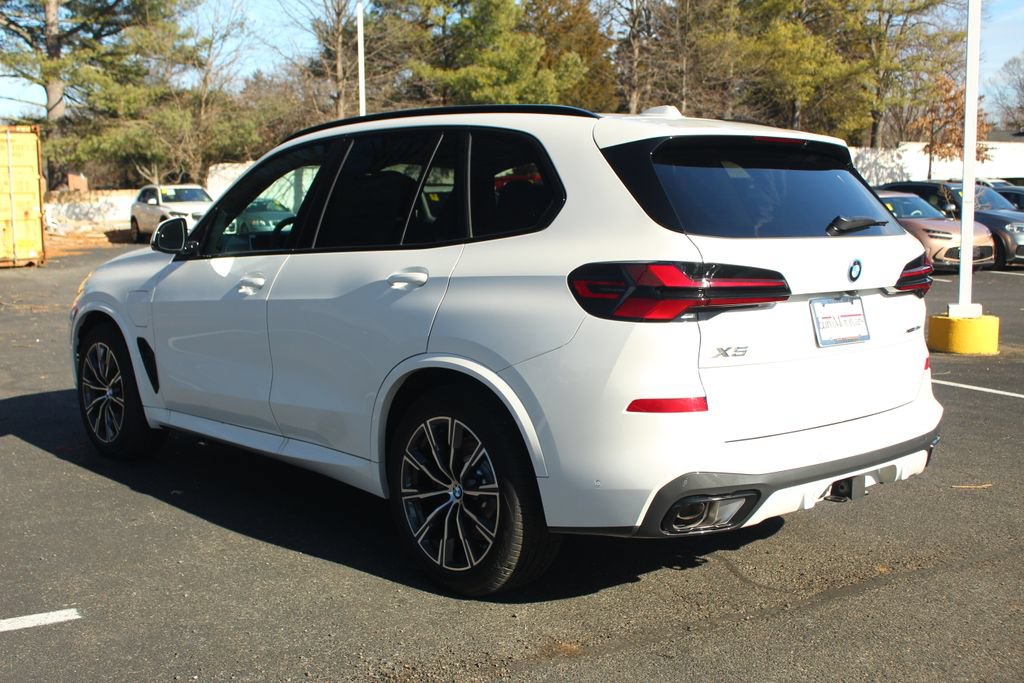 Used 2026 BMW X5 xDrive50e w/ M Sport Package AWD/4WD image 5