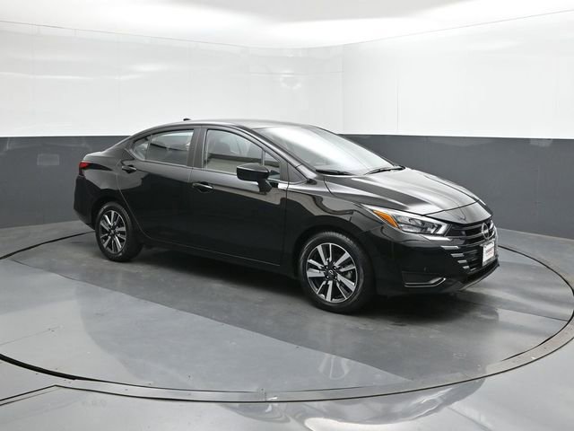 Used 2025 Nissan Versa SV image 17