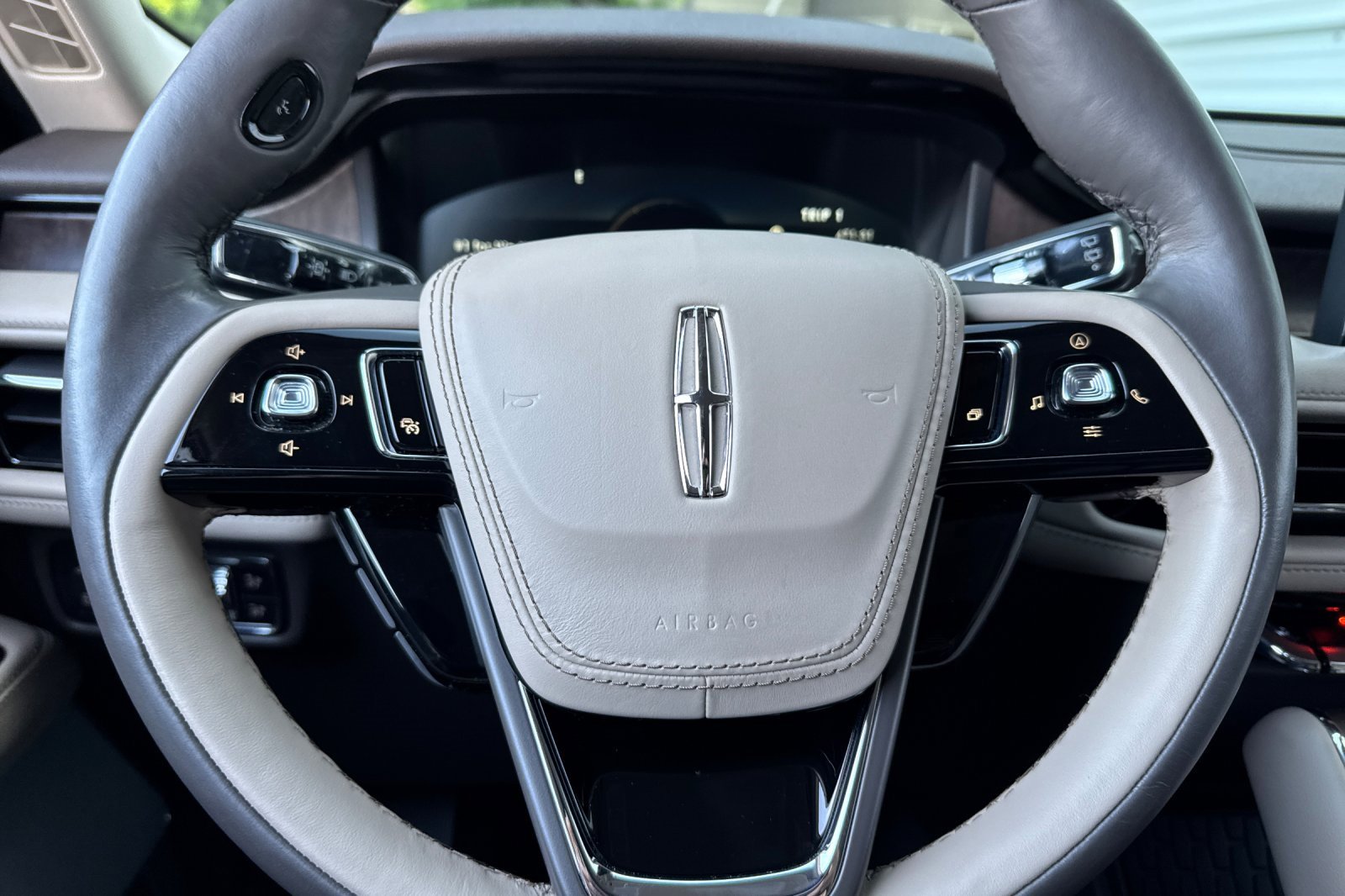 Certified 2022 Lincoln Aviator Grand Touring w/ Equipment Group 301A image 23