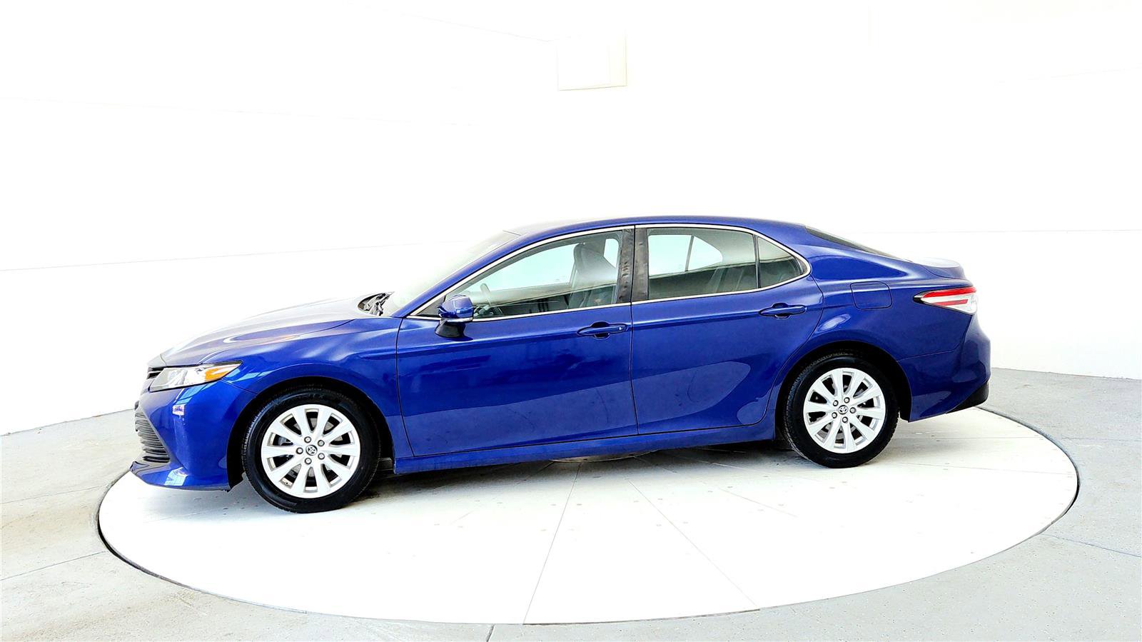 Certified 2018 Toyota Camry LE w/ Convenience Package image 3