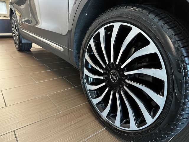 Certified 2022 Lincoln Nautilus Black Label w/ Cargo Utility Package AWD/4WD image 10