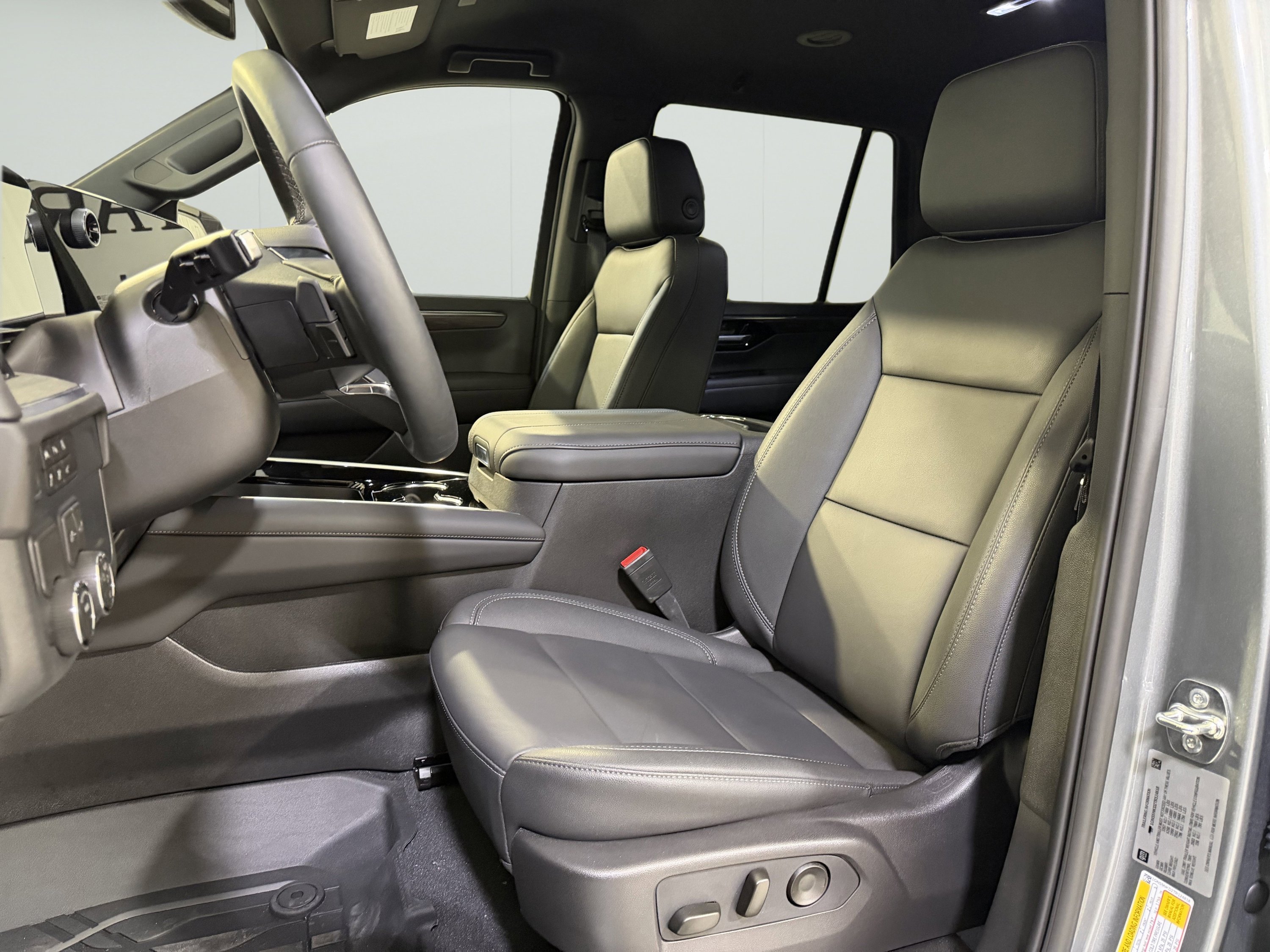 Used 2026 Chevrolet Tahoe LT w/ Comfort Package RWD image 9