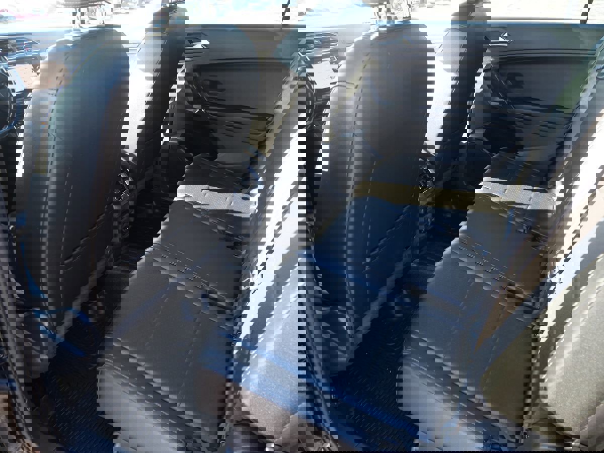 Used 2018 Volkswagen Tiguan SEL image 21