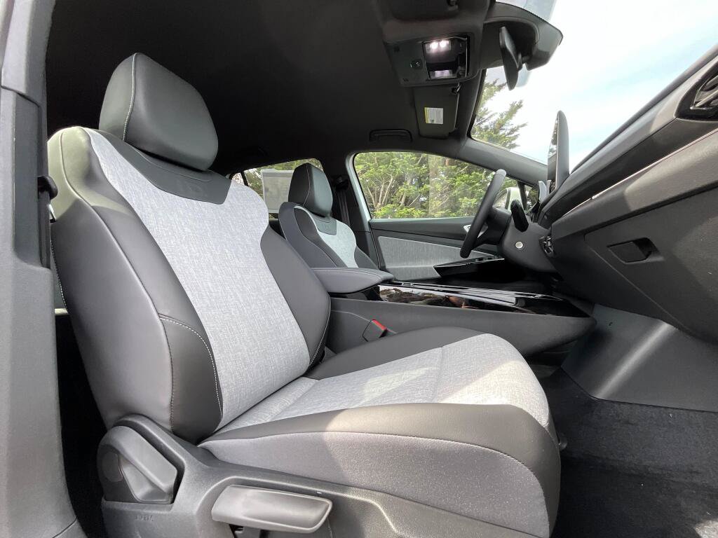 New 2026 Volkswagen ID.4 Pro AWD/4WD image 12