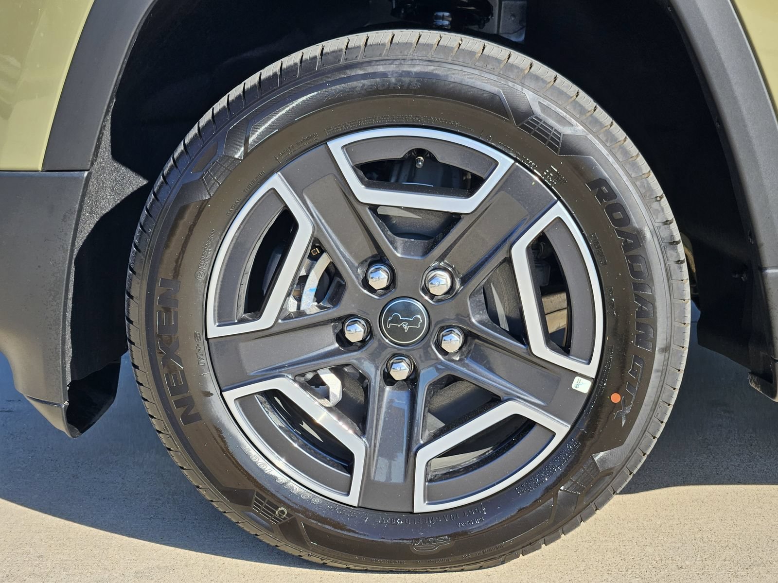 New 2026 Jeep Cherokee Laredo AWD/4WD image 12