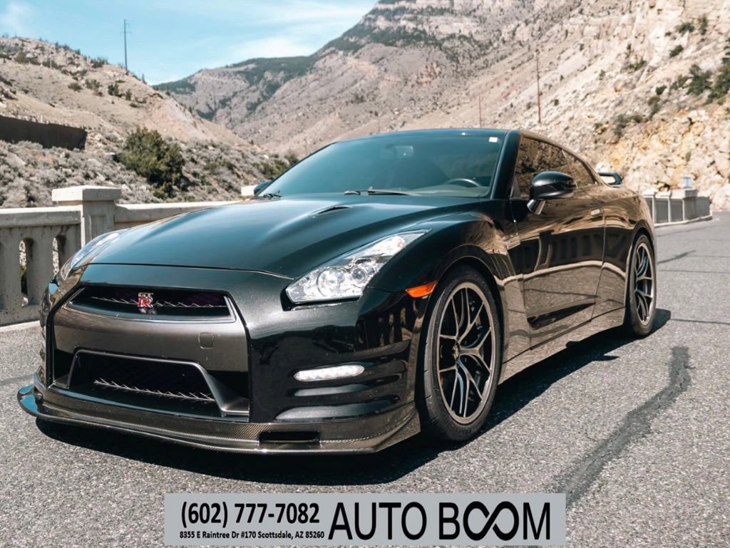 Used 2014 Nissan GT-R Premium AWD/4WD image 1