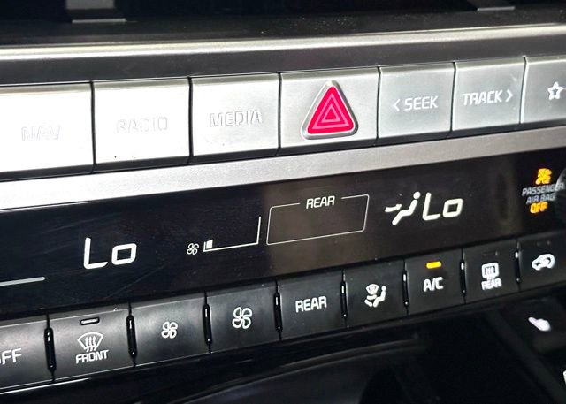 Used 2025 Kia Telluride EX X-Line AWD/4WD image 16