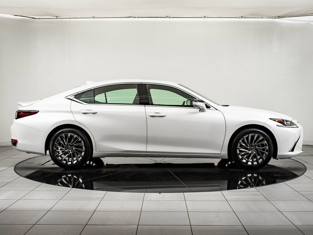 Certified 2025 Lexus ES 300h w/ Luxury Package image 11