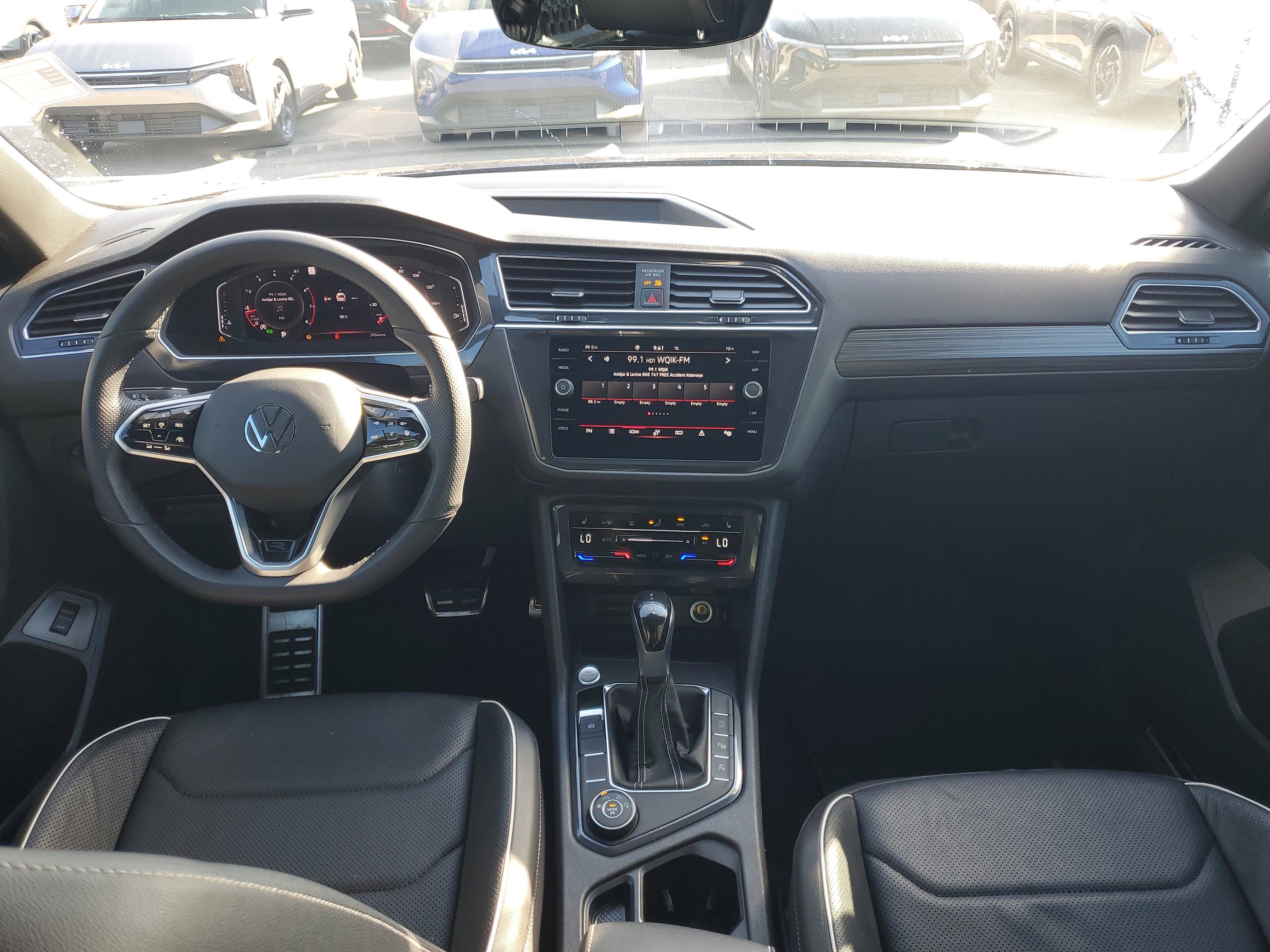 Used 2022 Volkswagen Tiguan SEL R-Line image 19