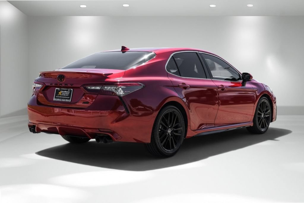 Used 2022 Toyota Camry XSE FWD image 6
