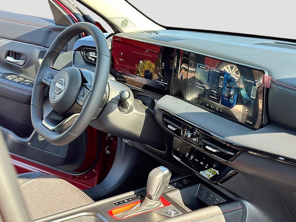 New 2026 Nissan Kicks SR w/ SR Premium Package image 5