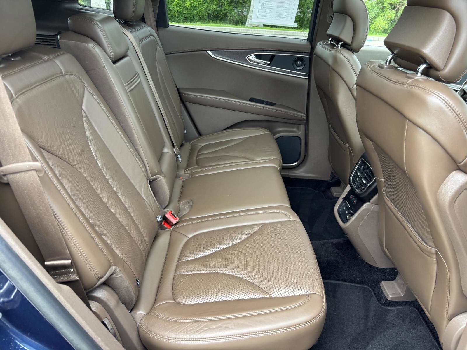 Used 2017 Lincoln MKX Reserve w/ Driver Assistance Package image 21