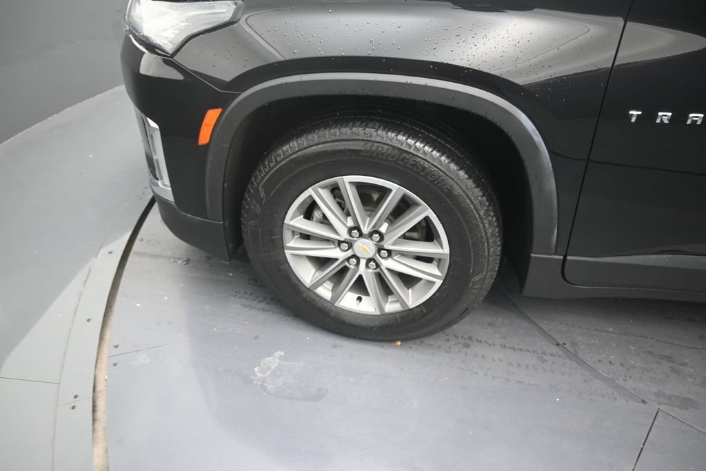 Used 2023 Chevrolet Traverse LT FWD image 9