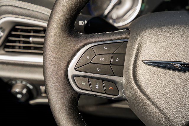 New 2026 Chrysler Pacifica Select image 27