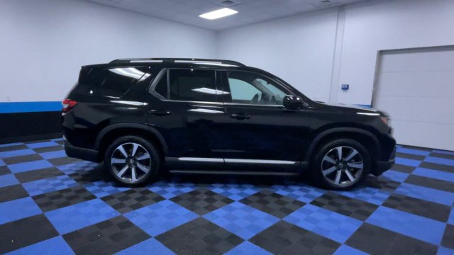 Certified 2023 Honda Pilot Touring image 9