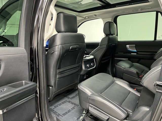 Used 2025 Ford Expedition Max Platinum AWD/4WD image 44