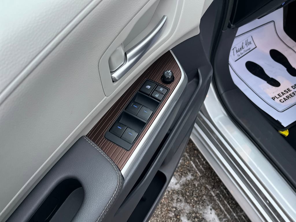 Certified 2023 Toyota Sienna XLE image 13