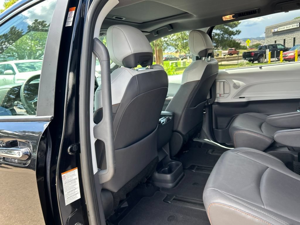 Used 2023 Toyota Sienna XSE w/ XSE Plus Package AWD/4WD image 20