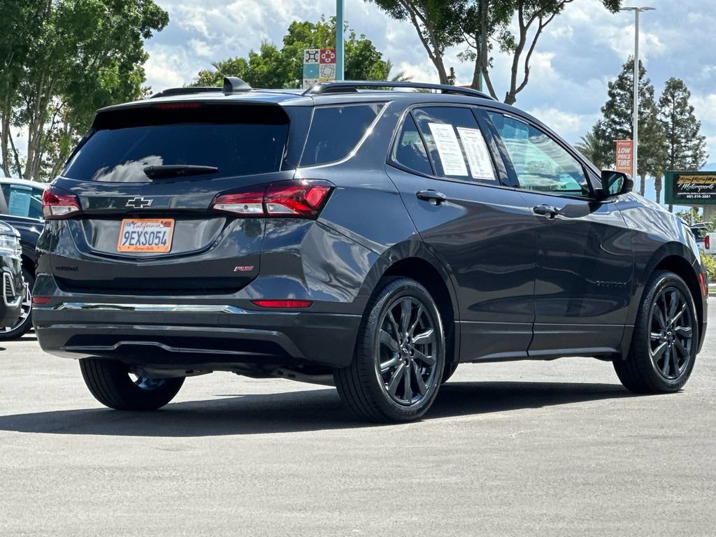 Used 2023 Chevrolet Equinox RS FWD image 3
